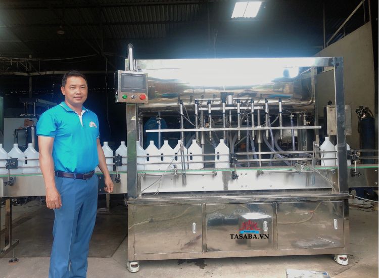 máy chiết rót 8 vòi 4