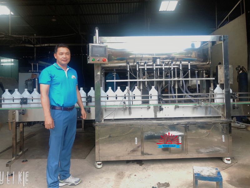 máy chiết rót nước rửa chén bát tự động (1)