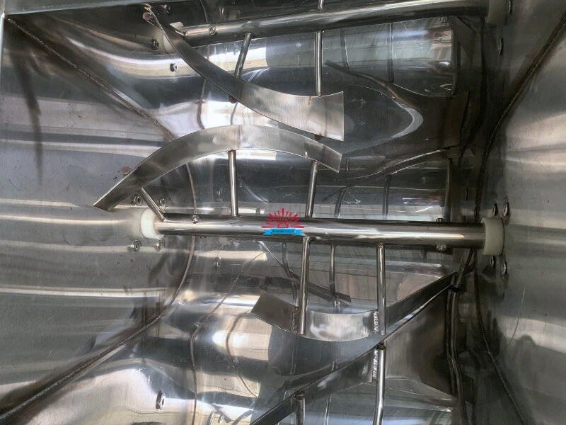 Máy trộn bột nằm ngang