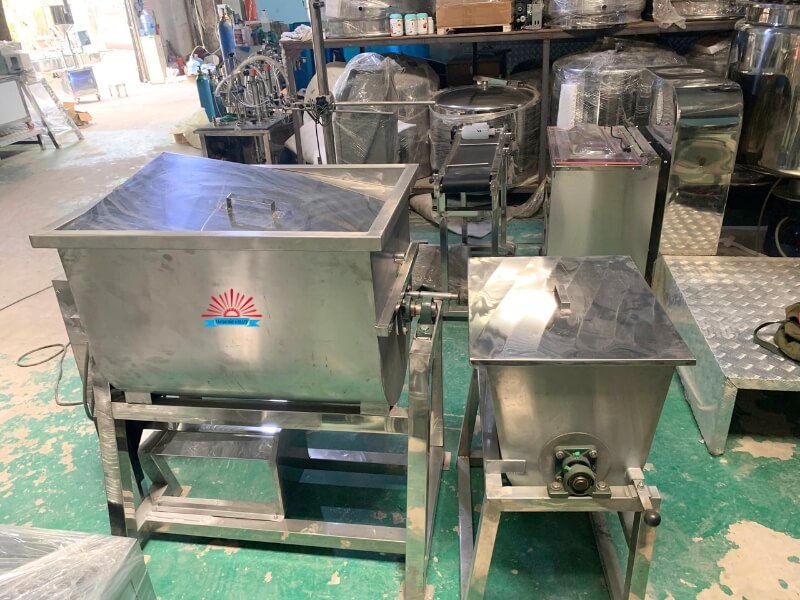 Máy trộn bột nằm ngang
