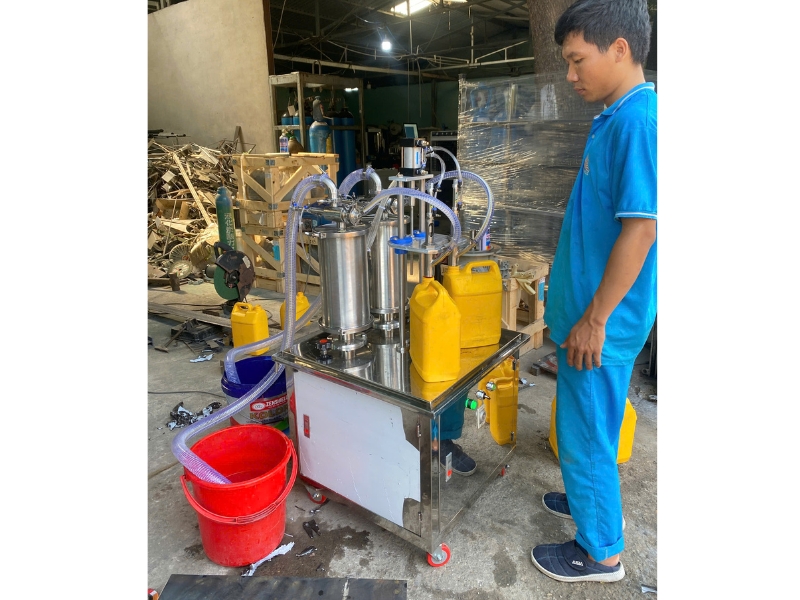 Máy chiết rót nước giặt tự động (3)