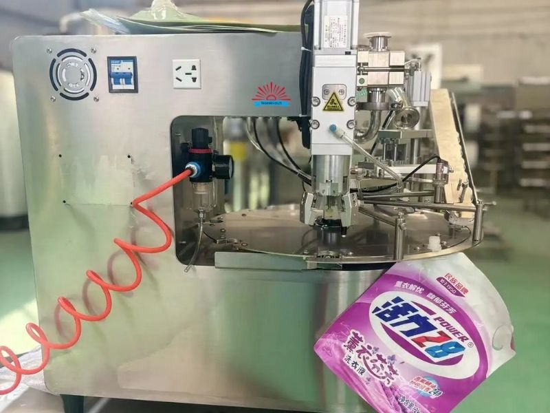 Máy chiết rót túi cấp nắp 1 vòi tự động (5)