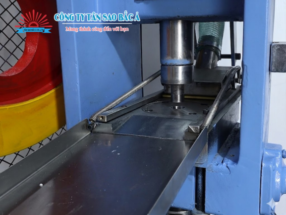 MÁY DẬP VIÊN 1 CHÀY 10T (2)